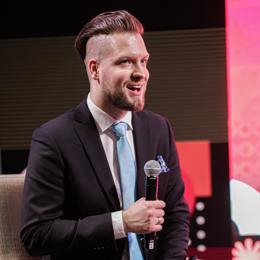 新股消息 | 问止中医再次提交港交所上市申请，成中国内地最大AI辅助中医服务提供商